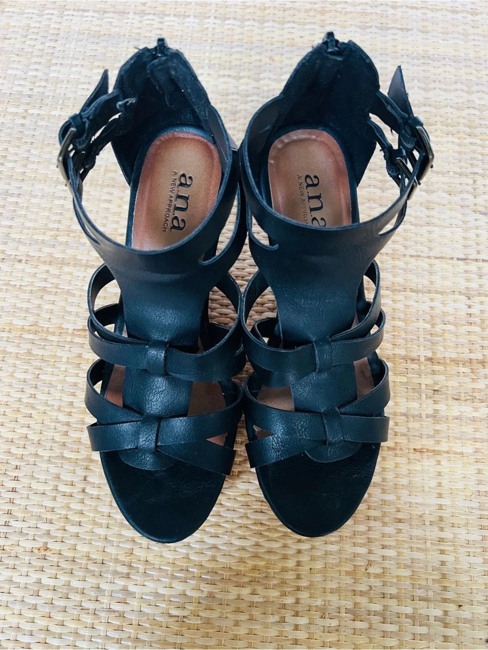 Ana A New Approach black gladiator Wedge Heel Sandals Black Vegan Leather 7.5 - Picture 9 of 10